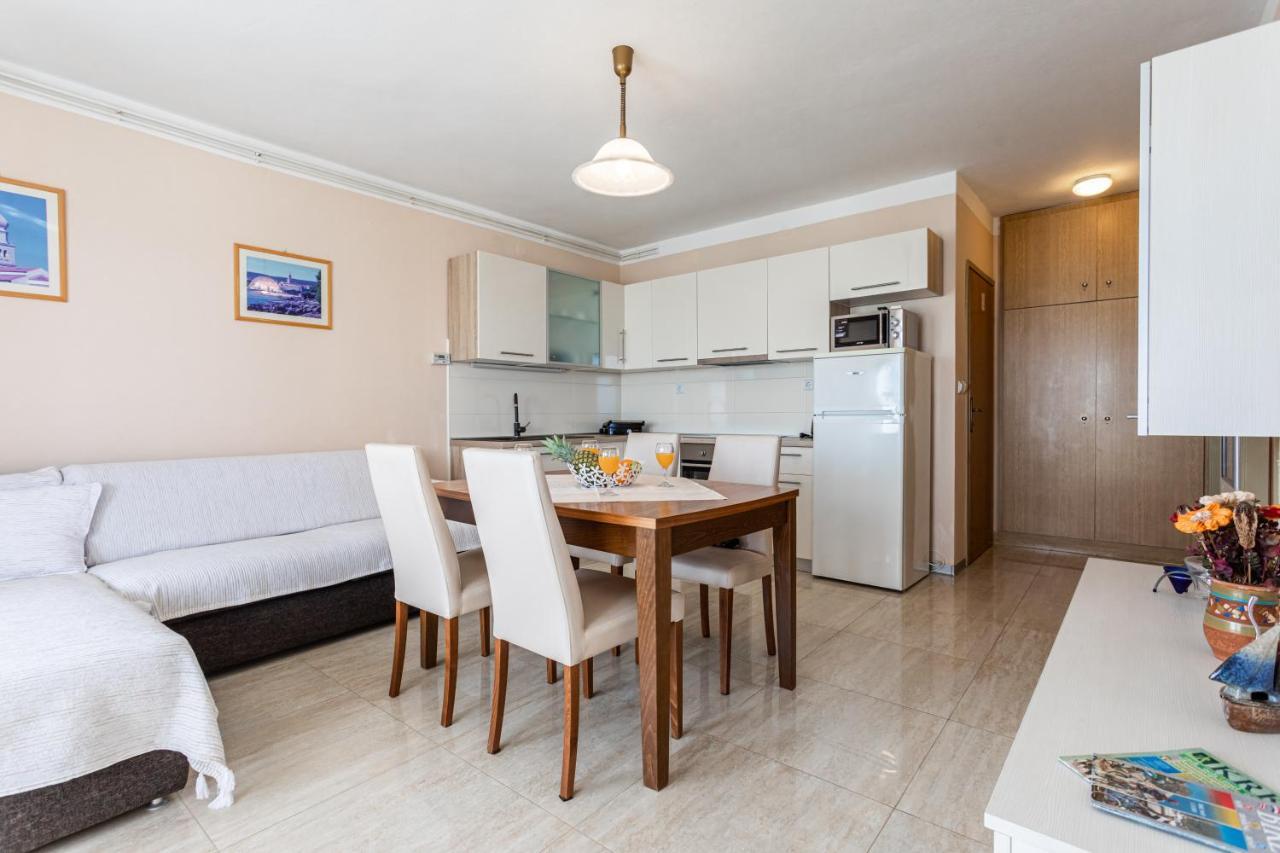 Apartments Villa Ana Krk Town Zewnętrze zdjęcie