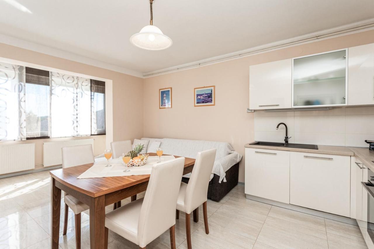 Apartments Villa Ana Krk Town Zewnętrze zdjęcie